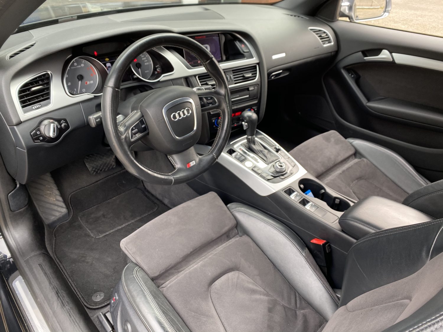 AUDI S5 CABRIOLET 3.0 TFSI QUATTRO PRO LINE | ELEKTR. STOELEN | AUDI PARKING PLUS | 20” LMV | NEKVERWARMING | METALLIC LAK